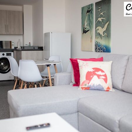 Cocooonstays Short Lets & Accommodation 슬라우 외부 사진